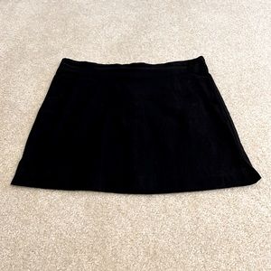 Black Juniors Mini Skirt, Low-Rise, New without Tag